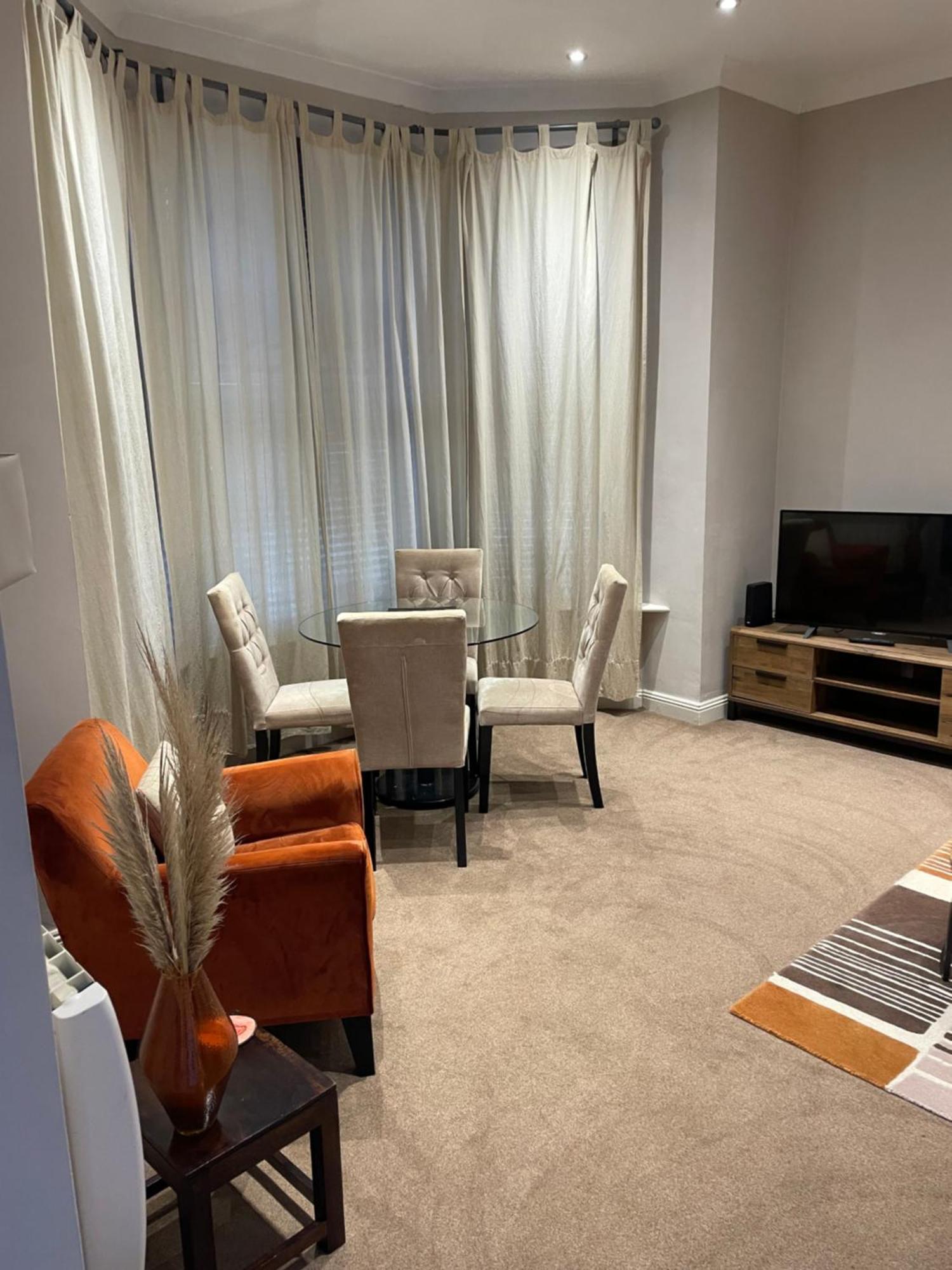 Number 10 Service Apartment - Danes Southampton Extérieur photo